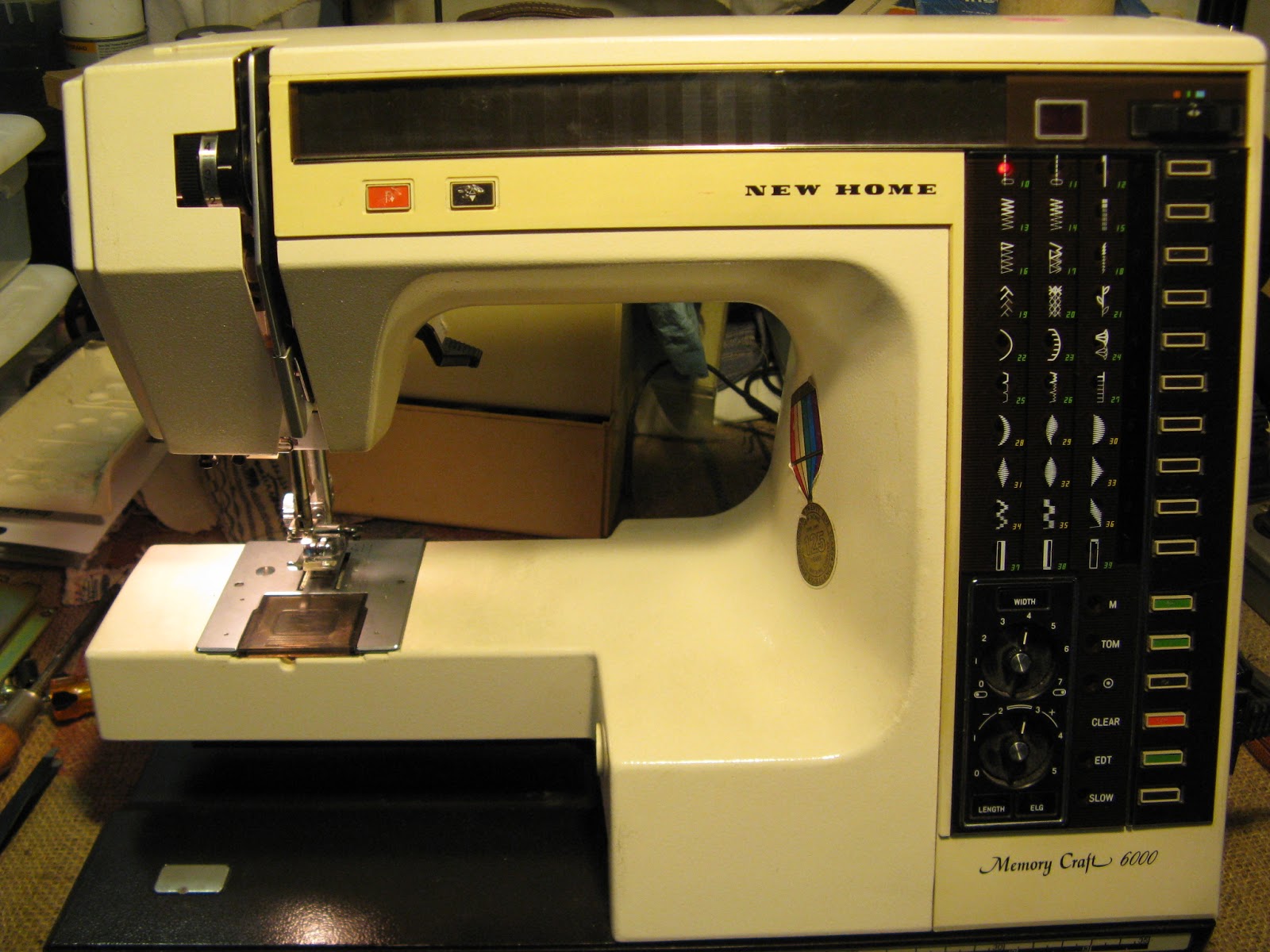 Memory Craft 6000 Sewing Machine